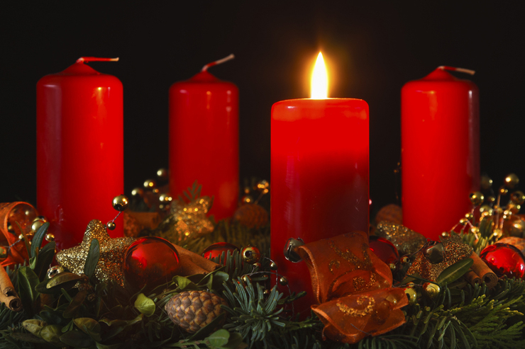 advent-one-candle-lighted-featured-w740x493