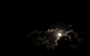 dark-cloudy-night-sky-light-moon-star-feature-w480x300