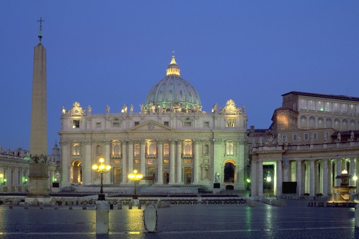 St. Peter's Basilica at Early Morning | Creative Commons License (cropped to size) Photography by Andreas Tille